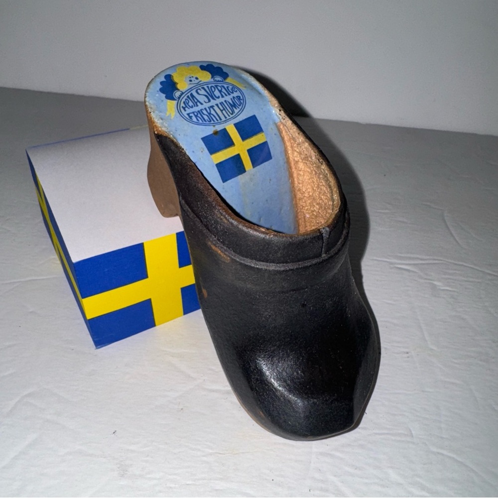 Heja Sverige ceramic shoe in a traditional Swedish style by Margareta Hennix